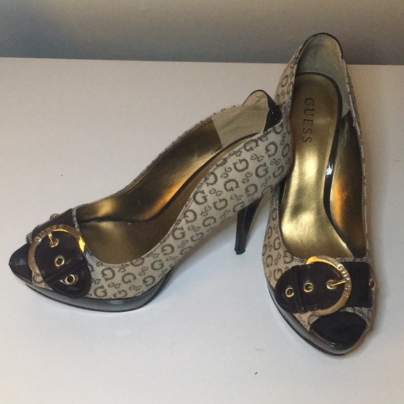 GUESS Women’s Peep-Toe Pumps - Picture 8 of 8
